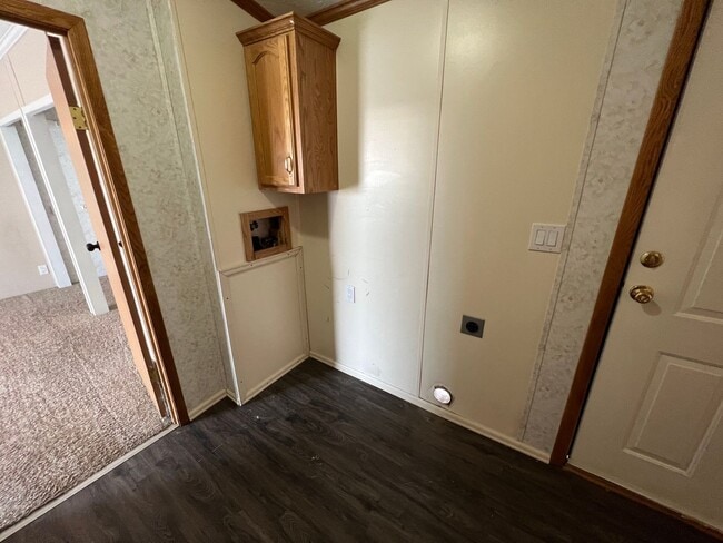 Building Photo - 3 Bedroom 2 Bath High-End Mobile Home with...