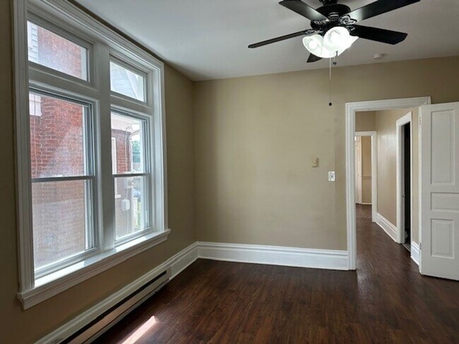 Building Photo - 172 E Emaus St