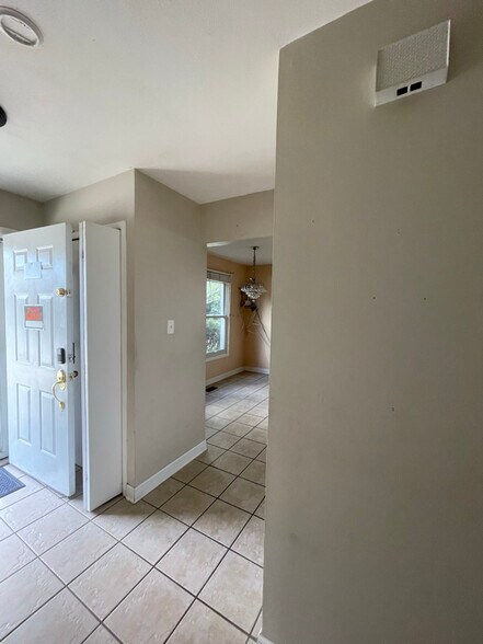Building Photo - 534 Grimes Ave