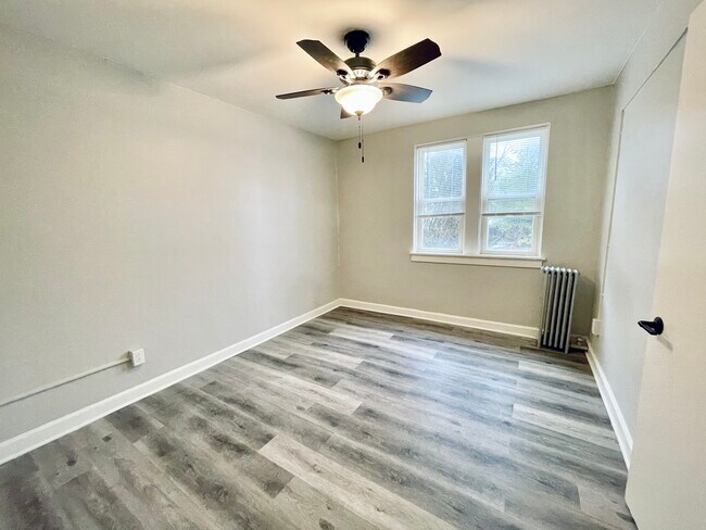 Building Photo - 4932 S Packard Ave