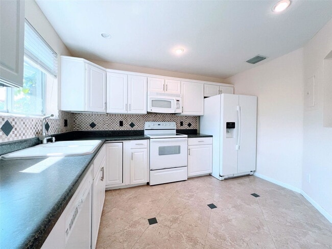 Building Photo - 2032 Discovery Cir W