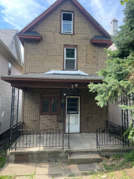 Building Photo - 611 Crown Ave