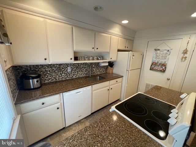 Building Photo - 136 Albemarle Dr