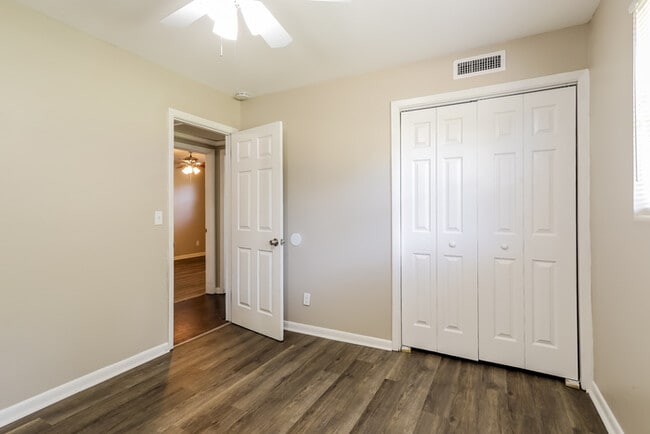 Building Photo - 4022 Rodby Dr