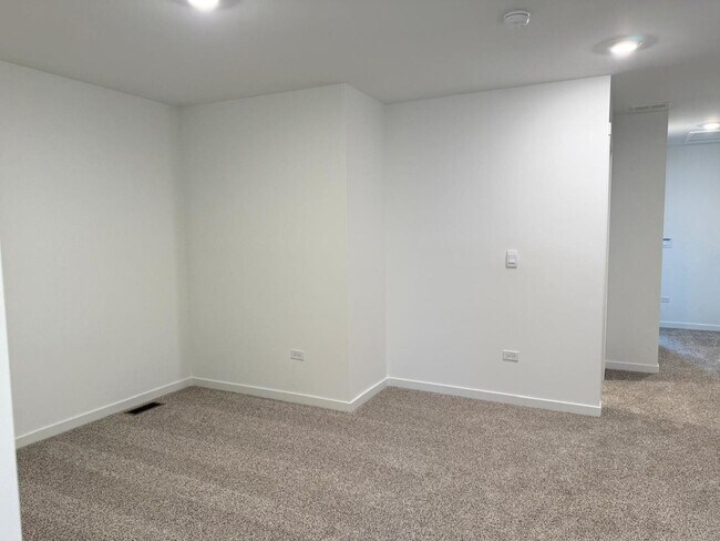 Building Photo - 2272 Barbera Dr