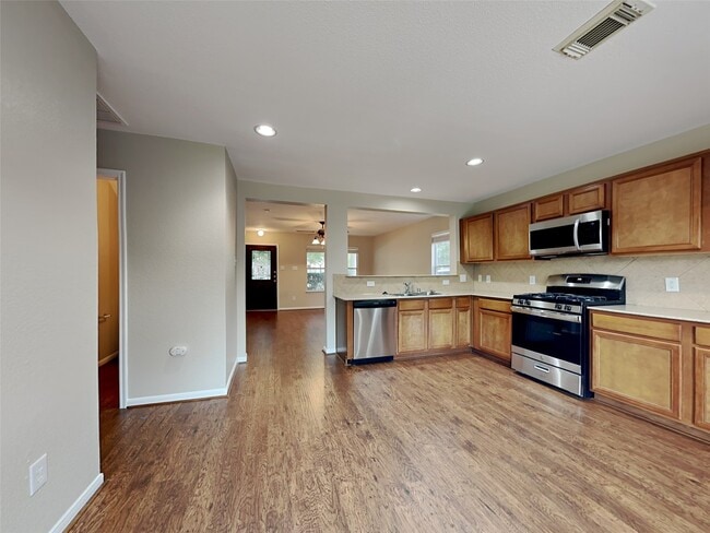 Building Photo - 11338 Log Cabin Ln