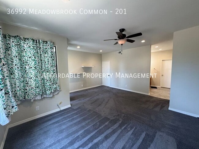 Building Photo - 36992 Meadowbrook Common