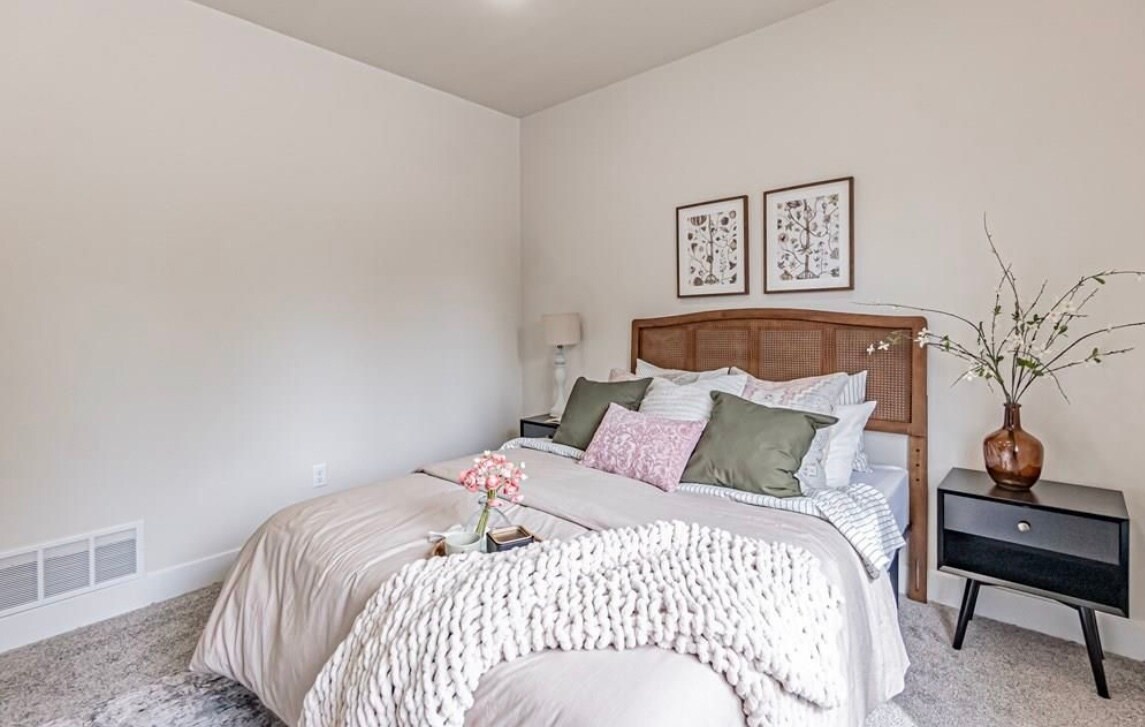 Building Photo - 1132 Bingham Ave