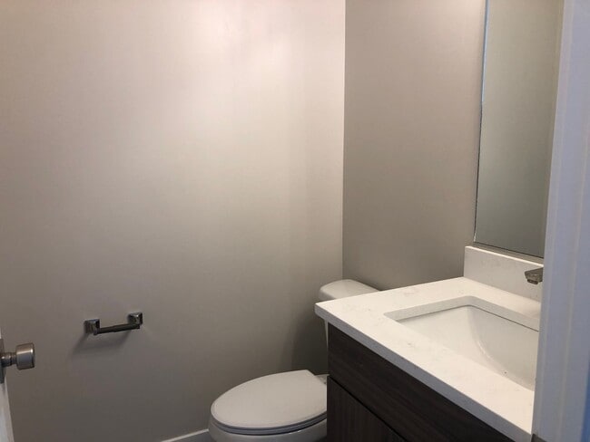 Building Photo - Modern 3 Bedroom Home for Rent