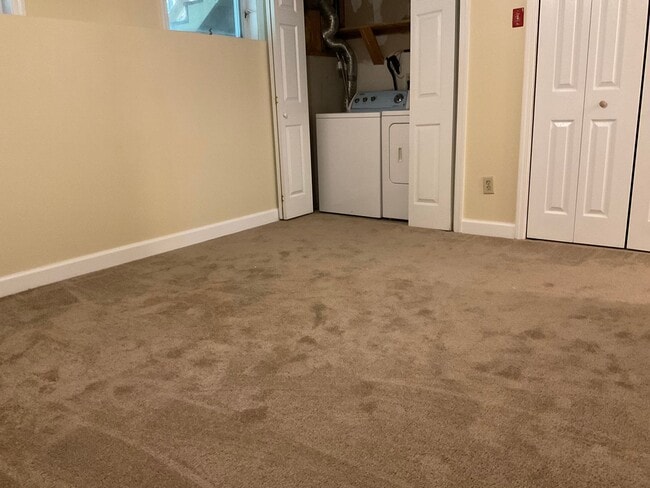 Building Photo - Luxury Townhouse at Camden Pines