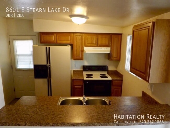 Building Photo - 8601 E Stearn Lake Dr