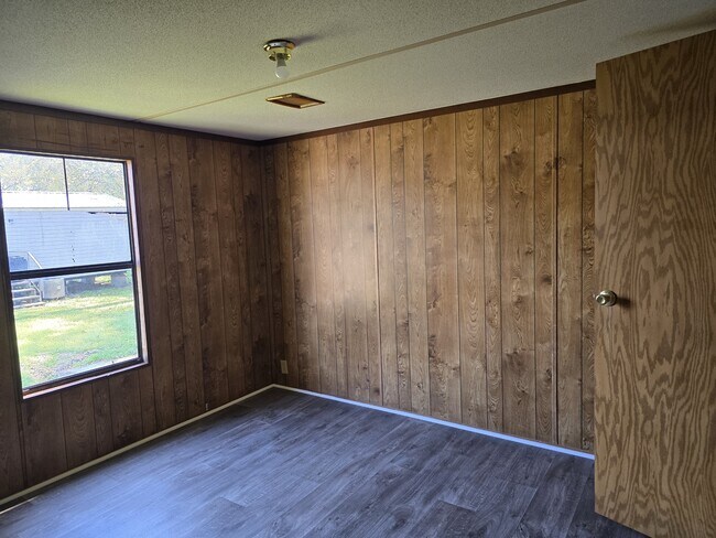 Building Photo - 472 Ruben Wells Rd