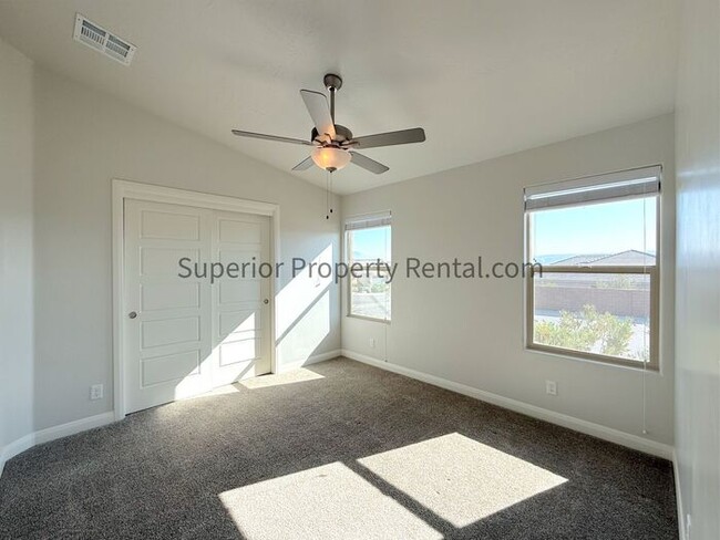 Building Photo - 4 bed, 2 bath home w/2car garage
