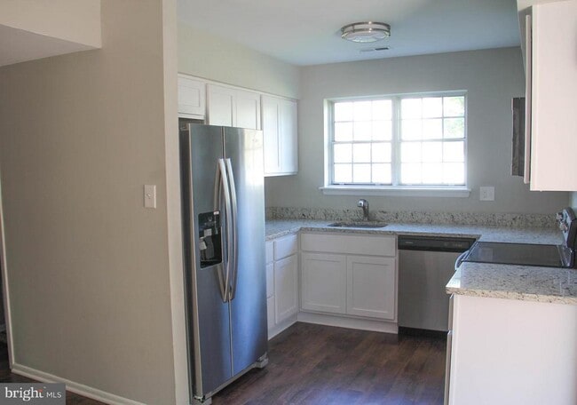 Building Photo - 915 Cambridge Ave