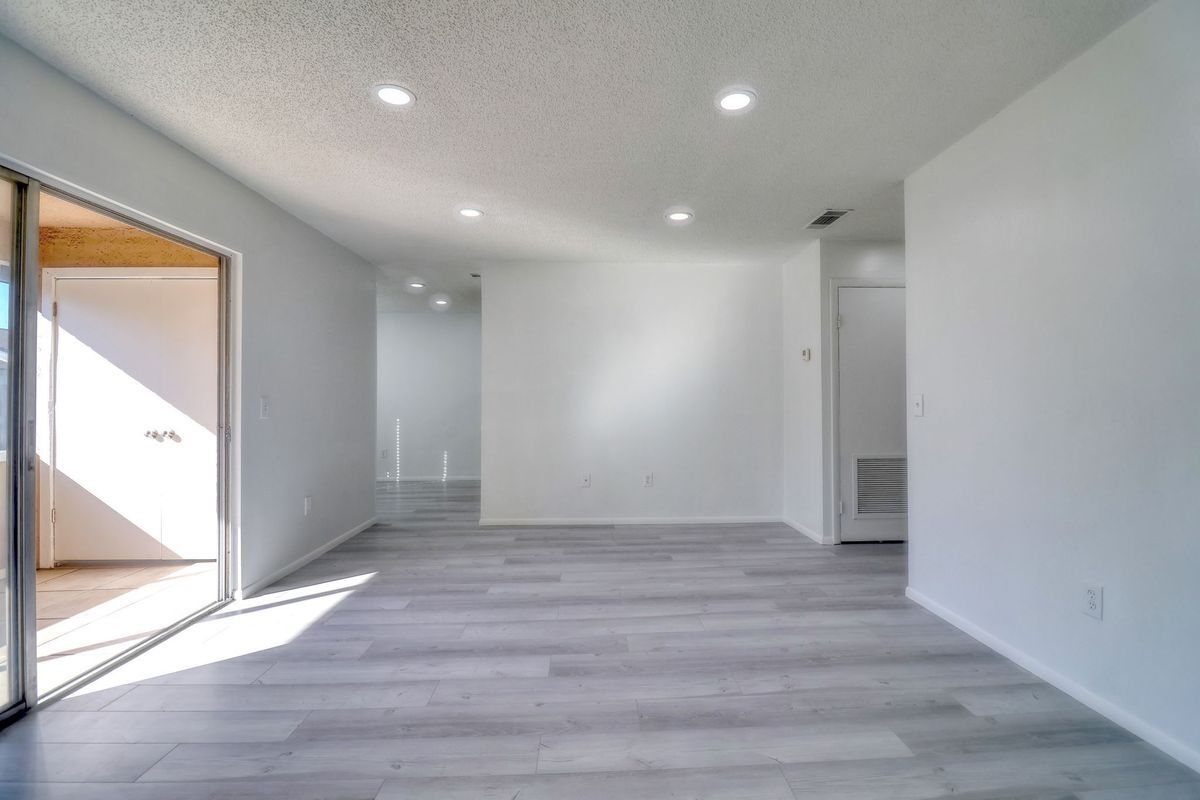 Building Photo - 4004 Cortez Dr