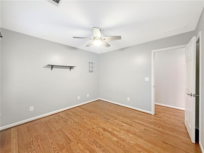 Building Photo - 5910 Westcroft Ln
