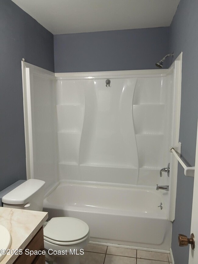 Building Photo - 1021 Abada Ct NE
