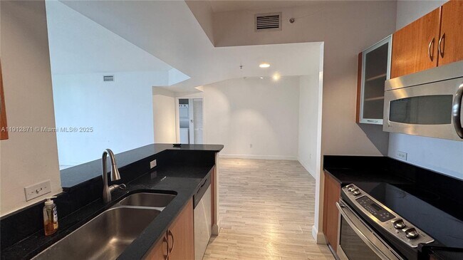 Building Photo - 18800 NE 29th Ave