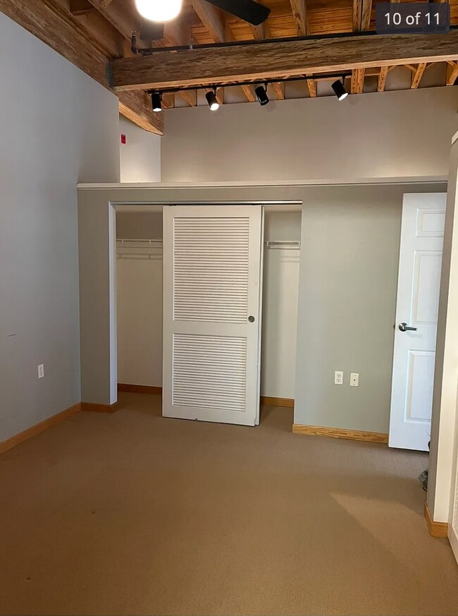 Building Photo - 205 N Water St
