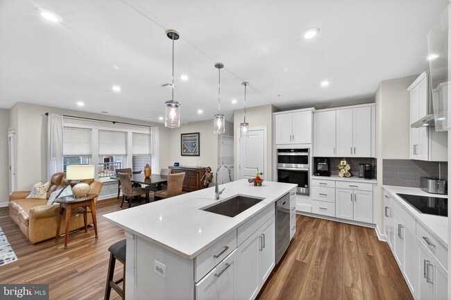 Building Photo - 21630 Hawksbill High Cir