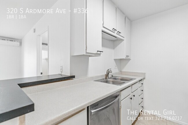 Building Photo - 320 S Ardmore Ave