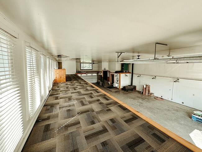 Building Photo - 239 Wilderness Dr