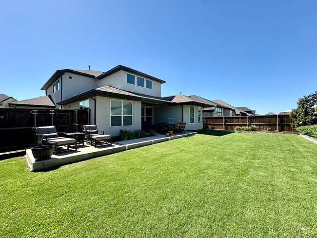 Building Photo - 7016 Elk Springs Dr