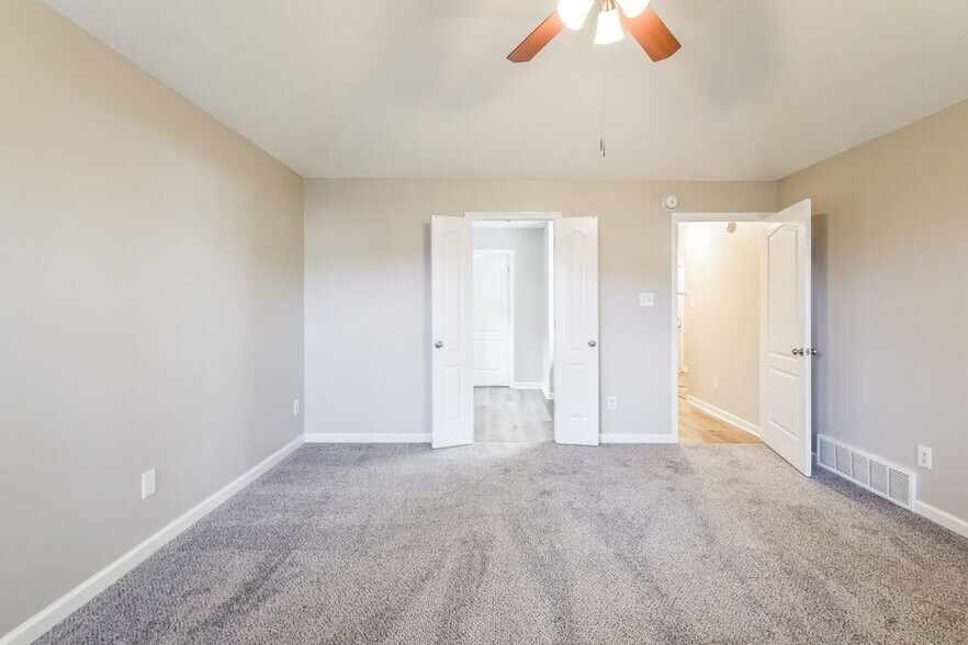 Building Photo - 1107 Breezy Valley Dr