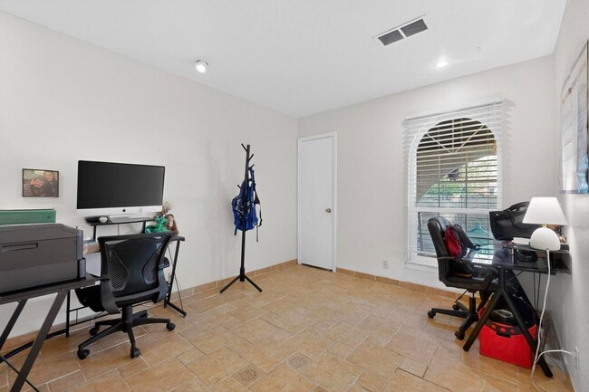 Building Photo - 6500 Martin Ct NE