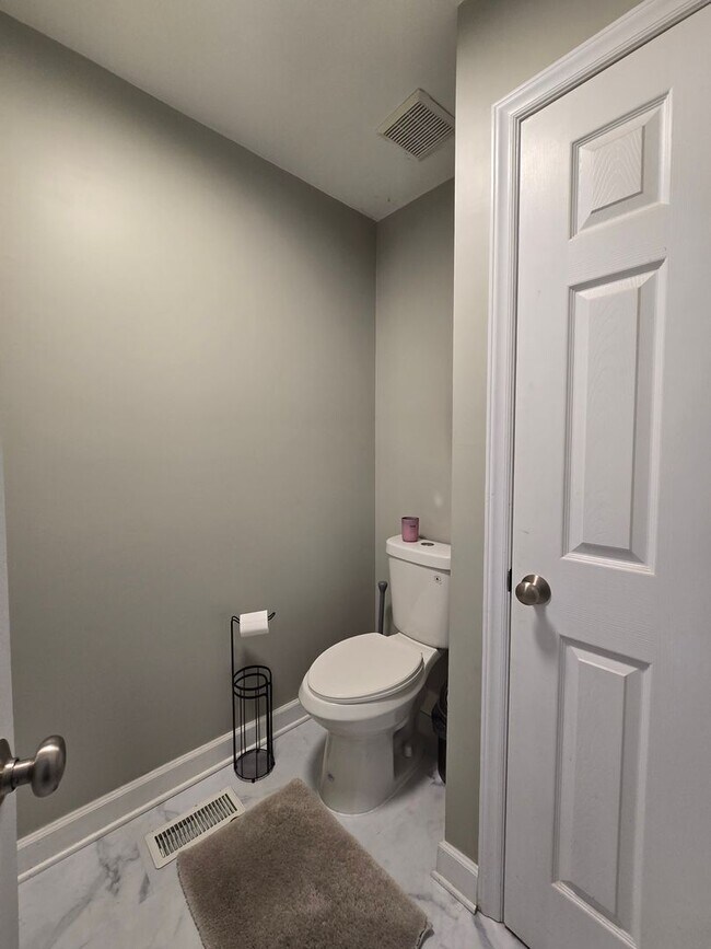 Building Photo - 135 Leggett Dr