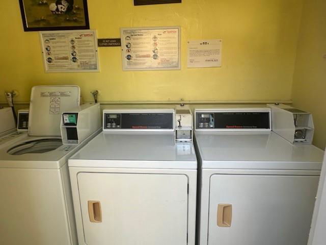 Building Photo - 134 S Cypress Rd