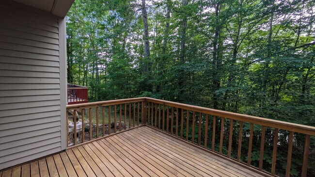 Building Photo - Spacious 3-Bedroom Condo in Lebanon, NH