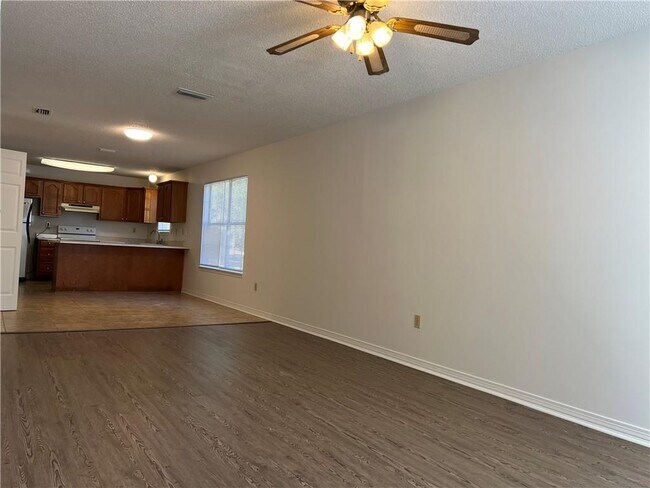 Building Photo - 132 Bayou Sara Ave