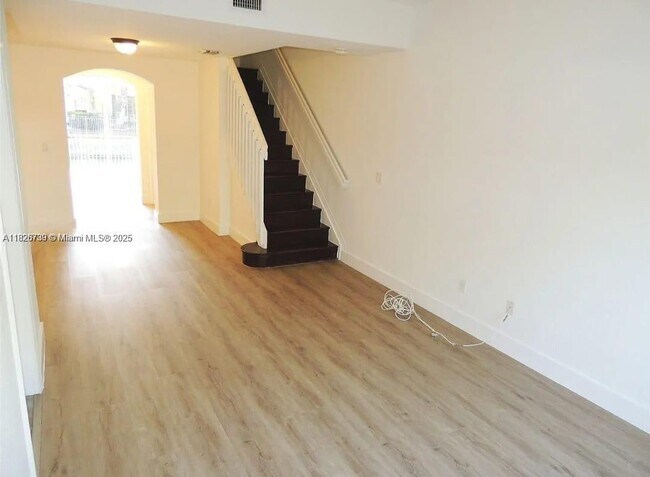 Building Photo - 4931 N Harbor Isles Dr