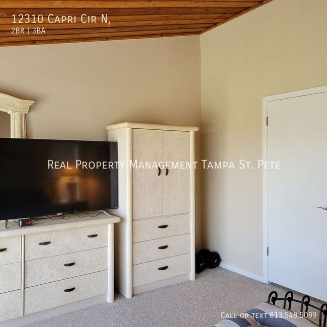 Building Photo - 12310 Capri Cir N