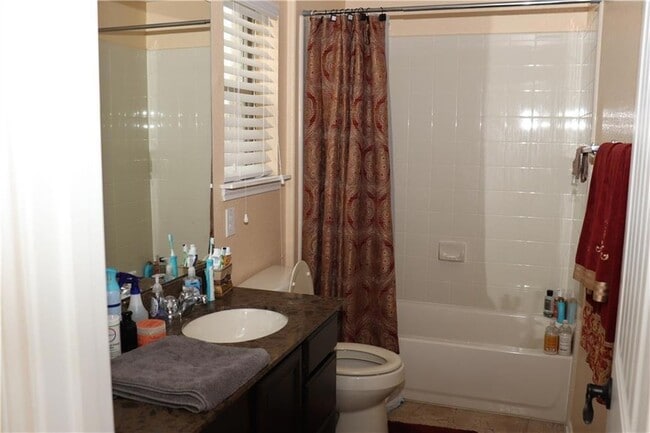Building Photo - 1112 Strickling Dr