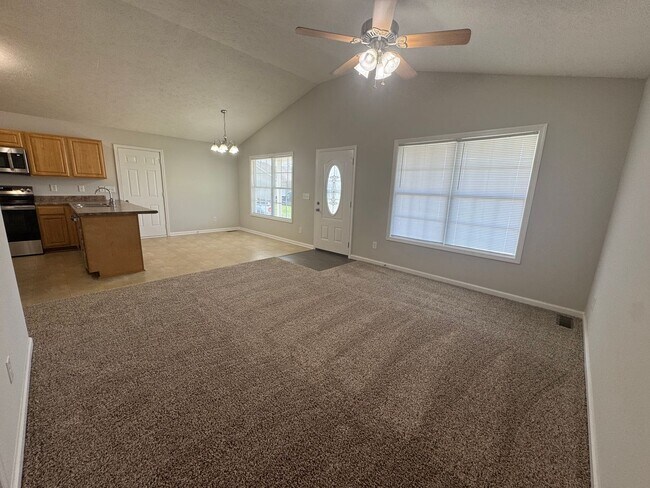 Building Photo - Newly Renovated 3BR 2BA home close to GM, ...