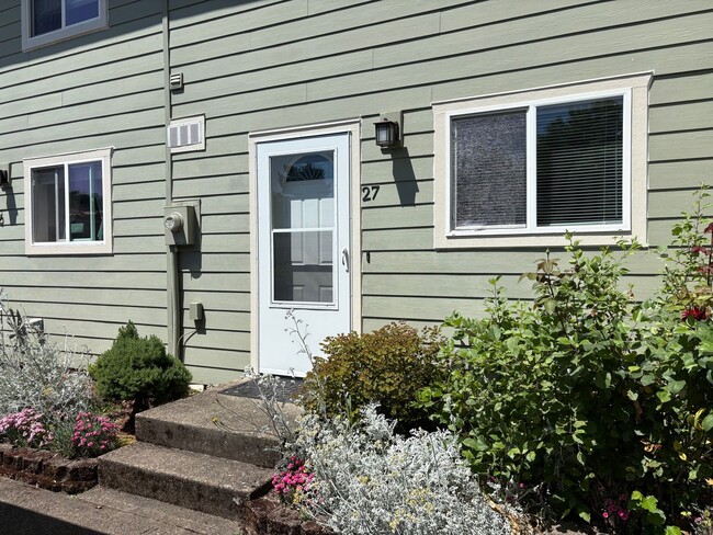 Primary Photo - 3305 Vittoria Way