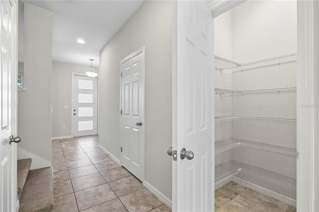 Building Photo - 8019 Glenlloyd Ave