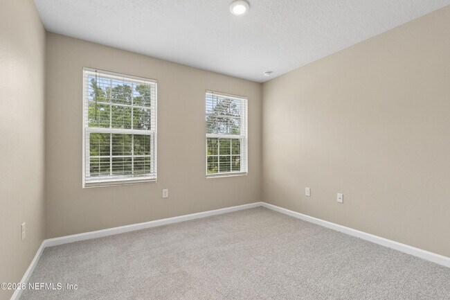 Building Photo - 5988 Creekside Crossing Dr
