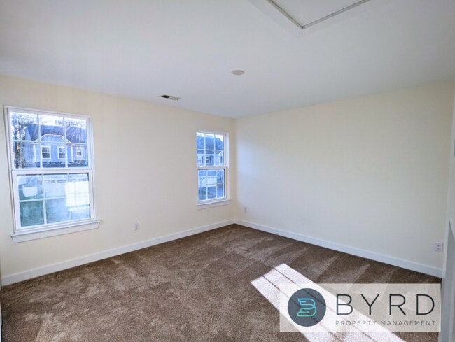 Building Photo - 15700 Cambria Cove Blvd