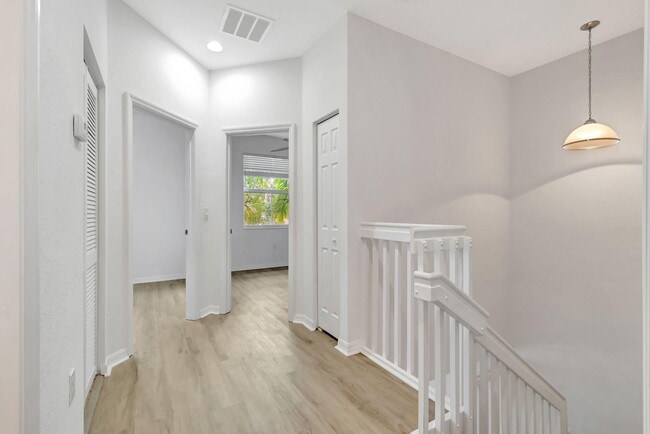 Building Photo - 157 Monterey Bay Dr