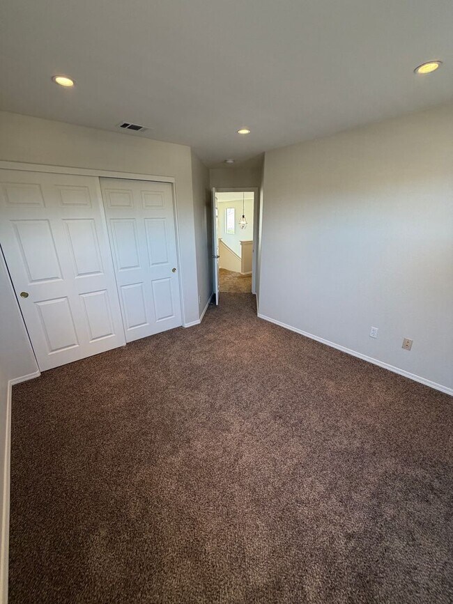 Building Photo - 1810 Baylor Ln
