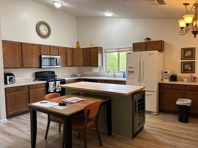 Building Photo - 2748 Leisure World