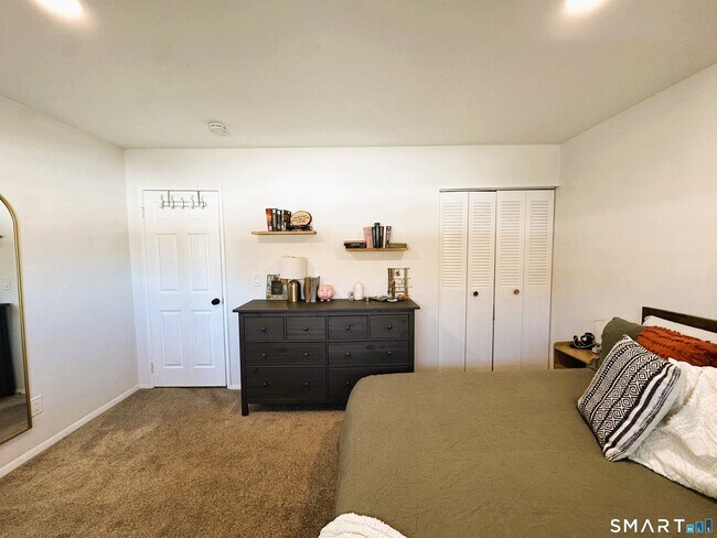 Building Photo - 18 Harry Brook Village