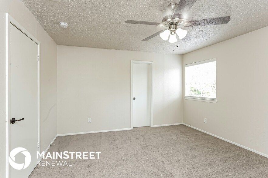 Building Photo - 8913 Doliver Dr