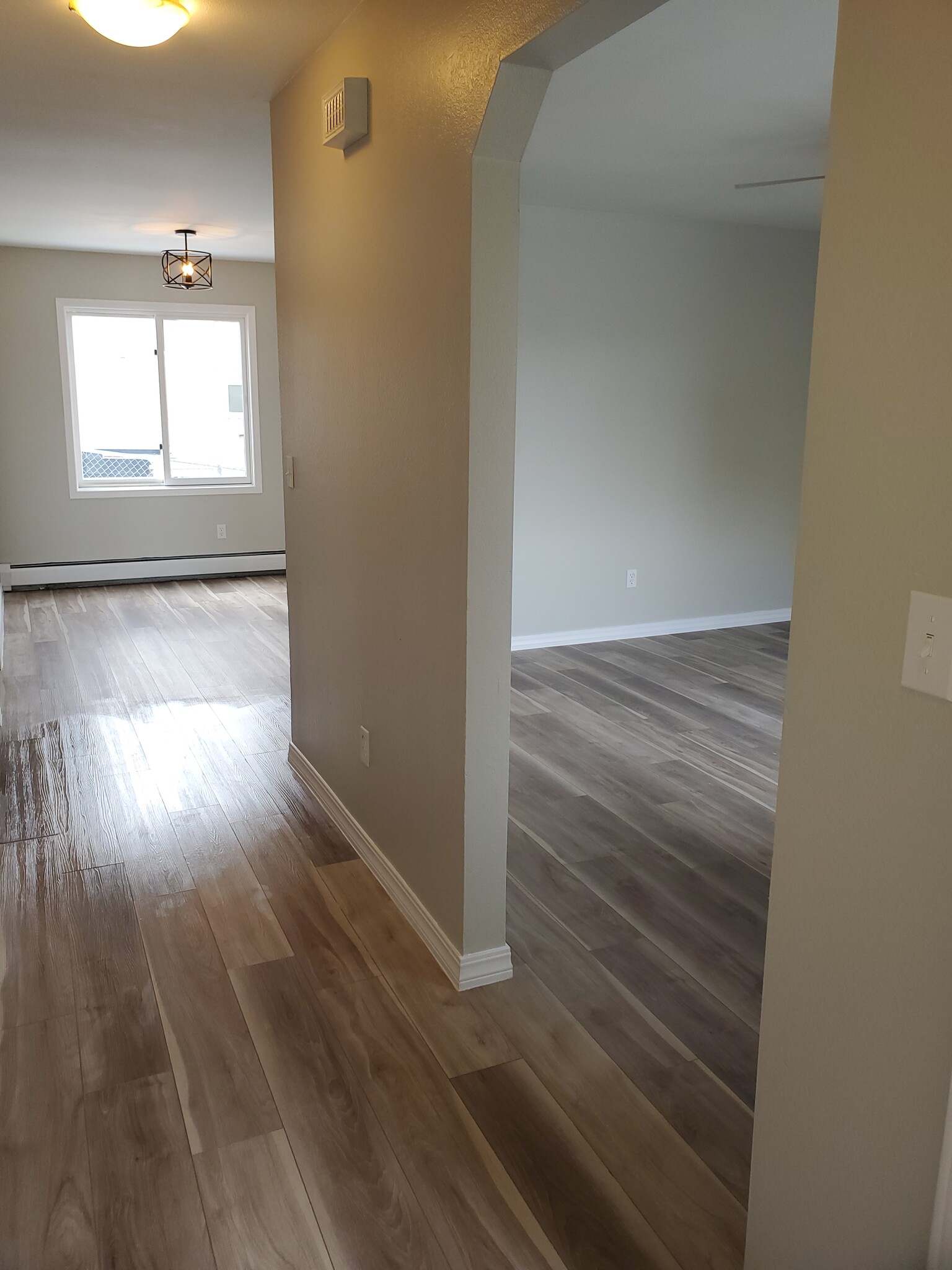 Building Photo - 625 E 22nd Ave