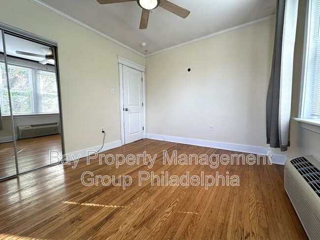Building Photo - 437 W School House Ln