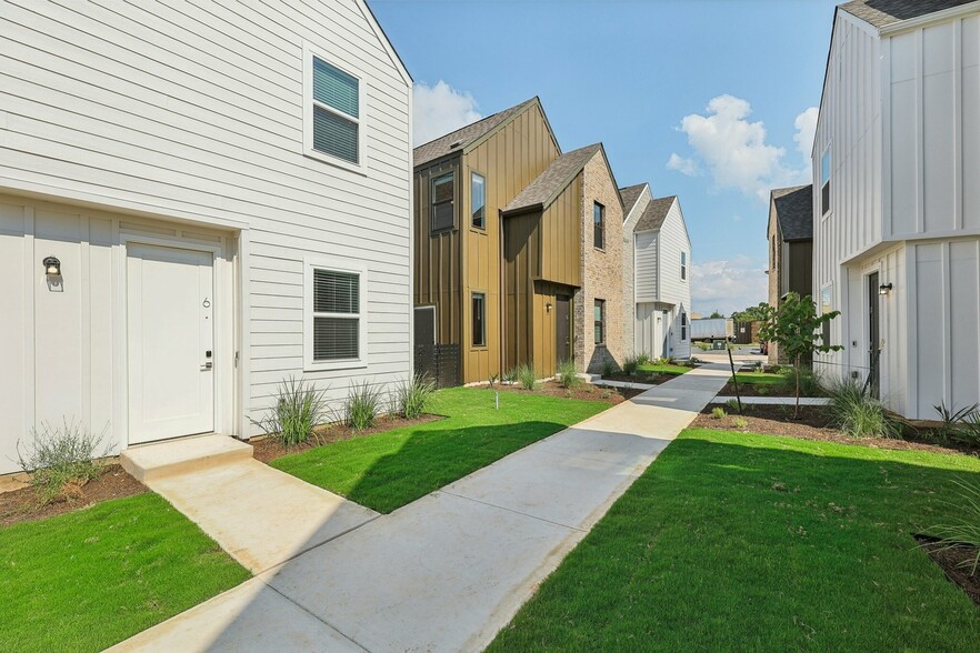 Exterior - Casitas at Plum Creek