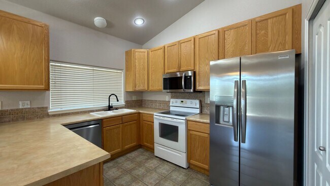 Building Photo - Great Condo in Greeley